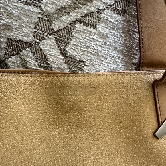 Authentic Gucci leather tote bag with handles. - Picture 3 of 10